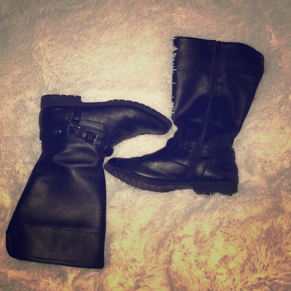Black boots